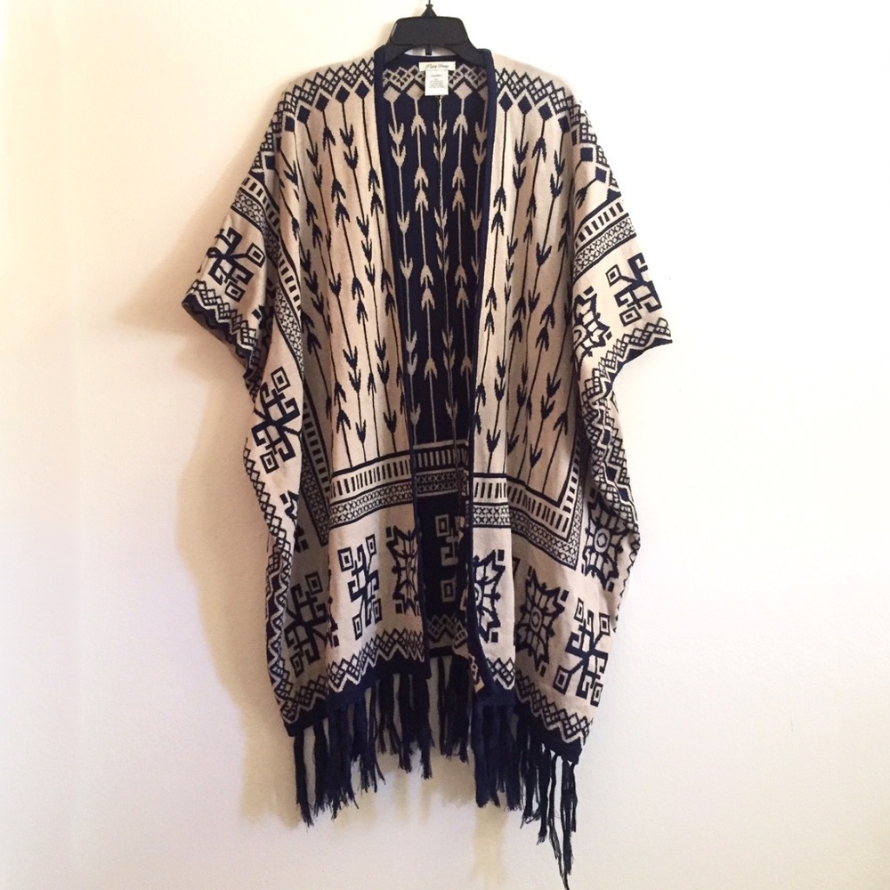 Flying Tomato Navy and Cream Patterned Wrap